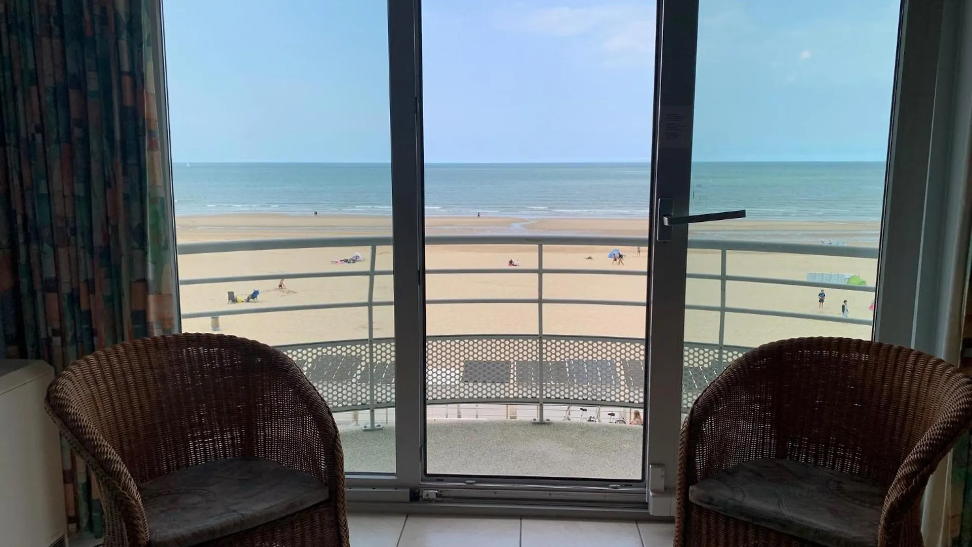 Zeezicht III - Modern Seaview Apartment With Swimmingpool T42 Ostende