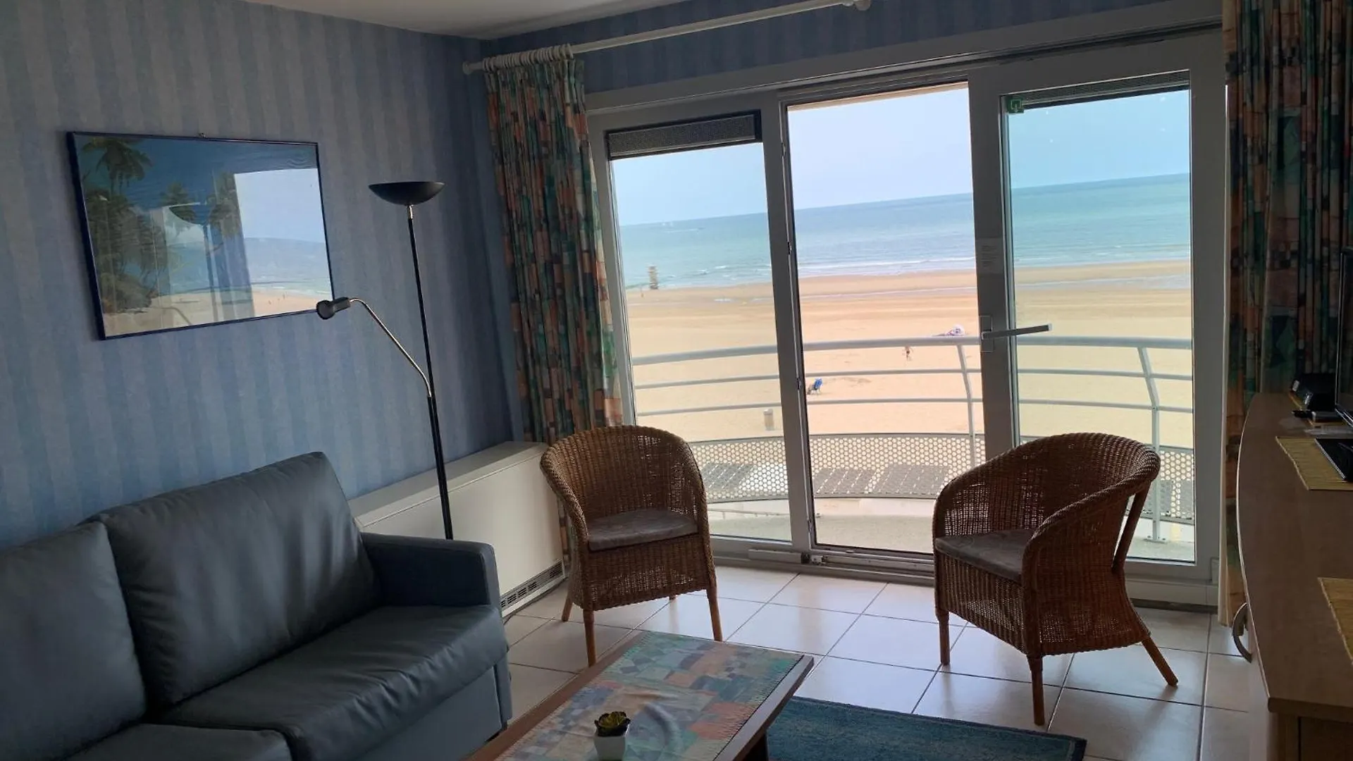 Zeezicht III - Modern Seaview Apartment With Swimmingpool T42 Ostende